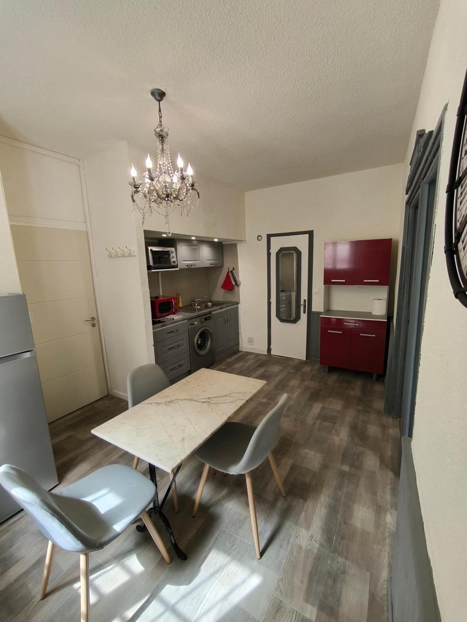 Appartement Chaleureux Dans Le Centre De Beziers Ngoại thất bức ảnh