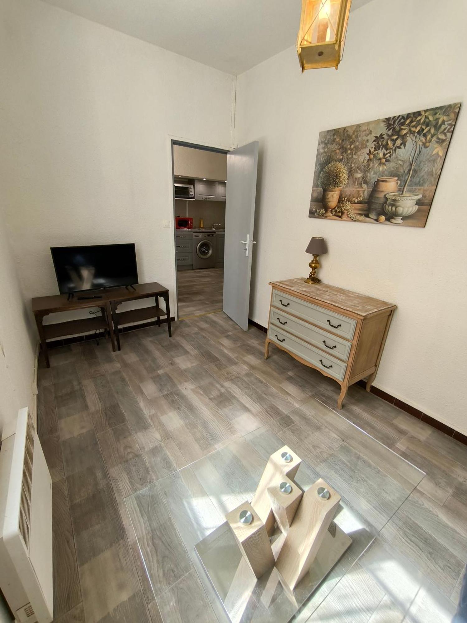 Appartement Chaleureux Dans Le Centre De Beziers Ngoại thất bức ảnh